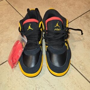 Nike Kids Black and Yellow Sneakers